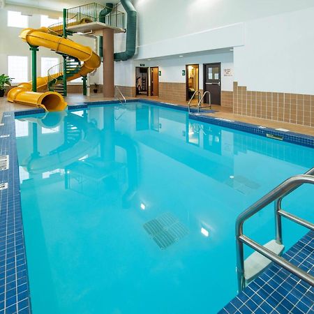 Quality Inn & Suites Летбридж Экстерьер фото
