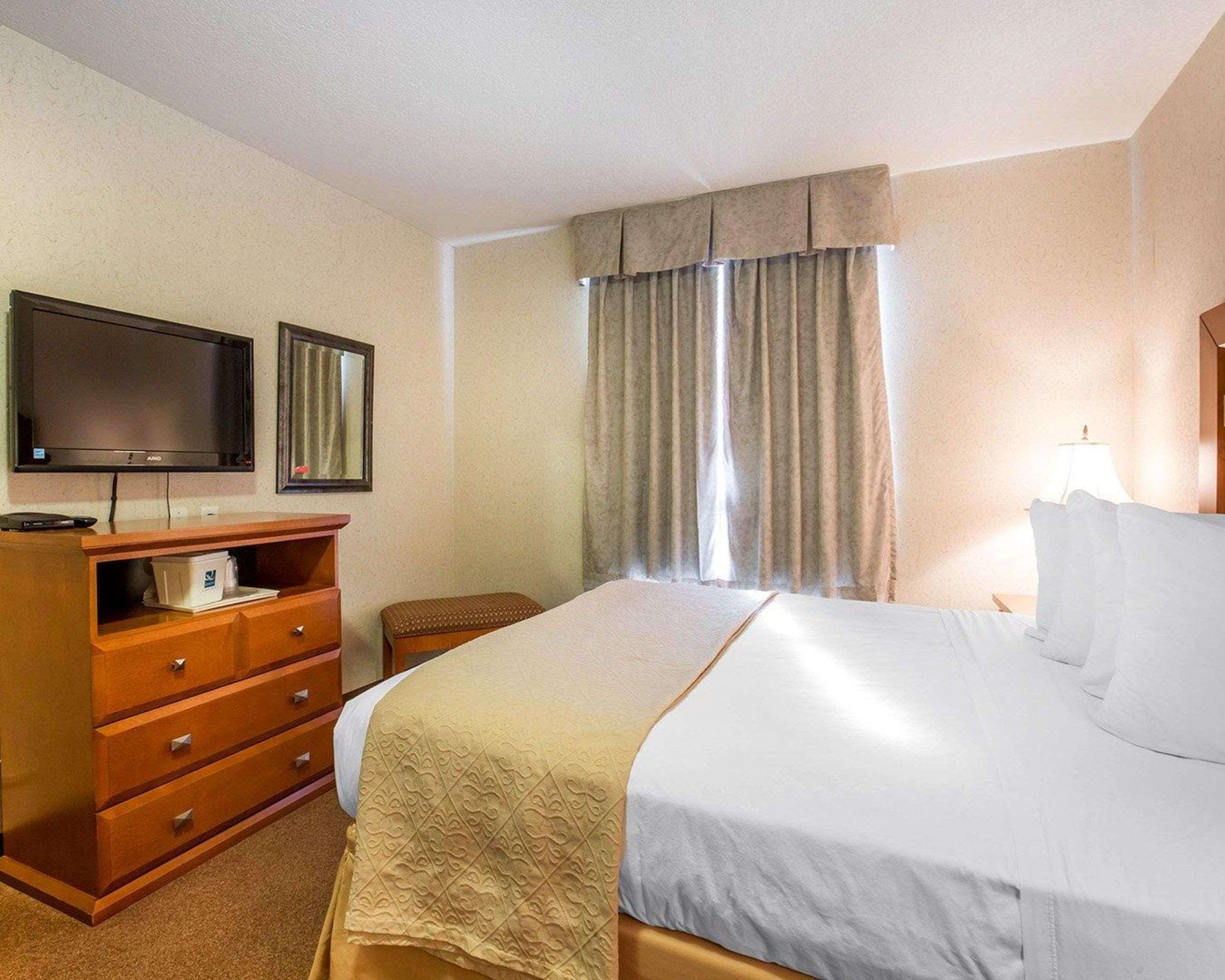 Quality Inn & Suites Летбридж Экстерьер фото
