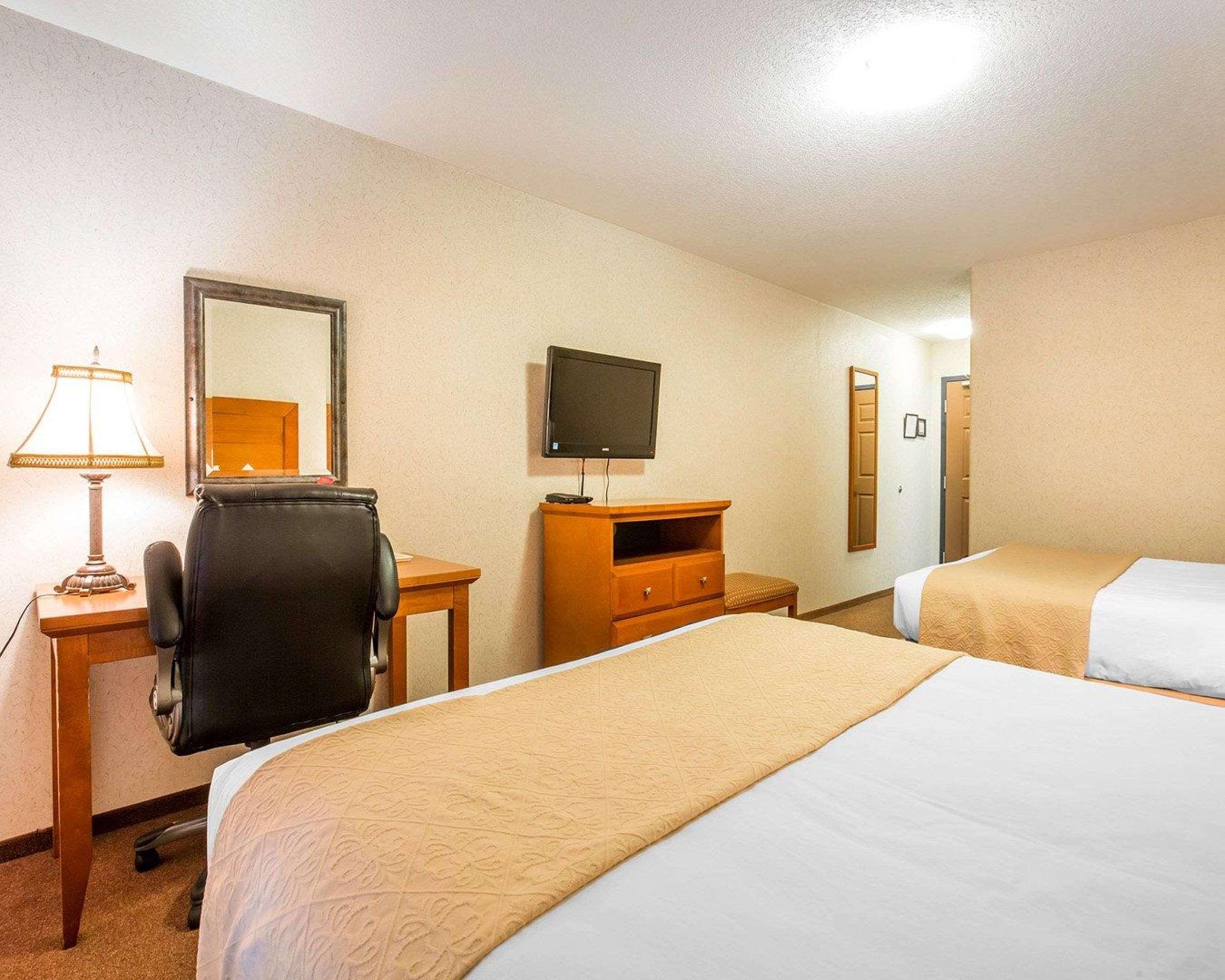 Quality Inn & Suites Летбридж Экстерьер фото