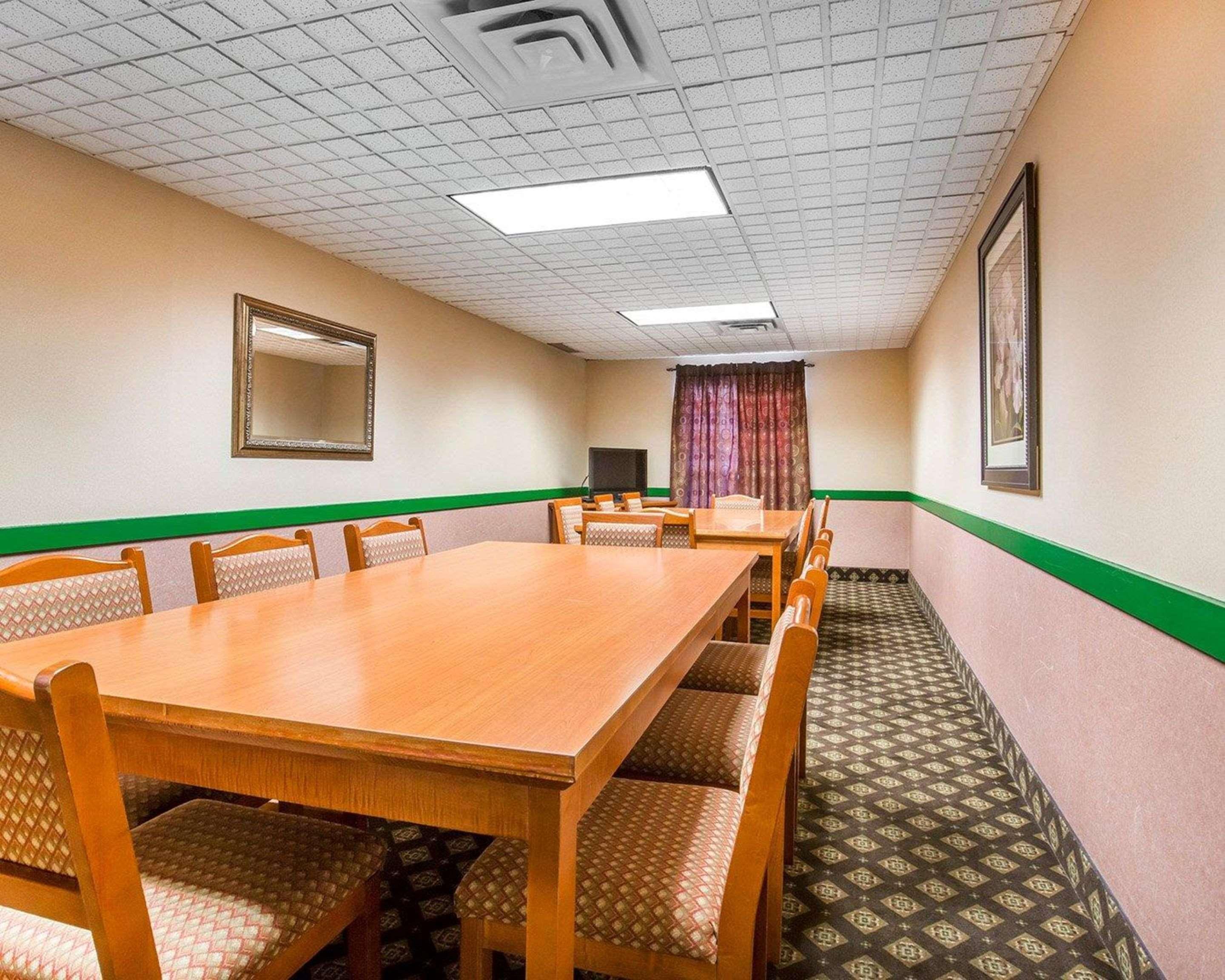Quality Inn & Suites Летбридж Экстерьер фото
