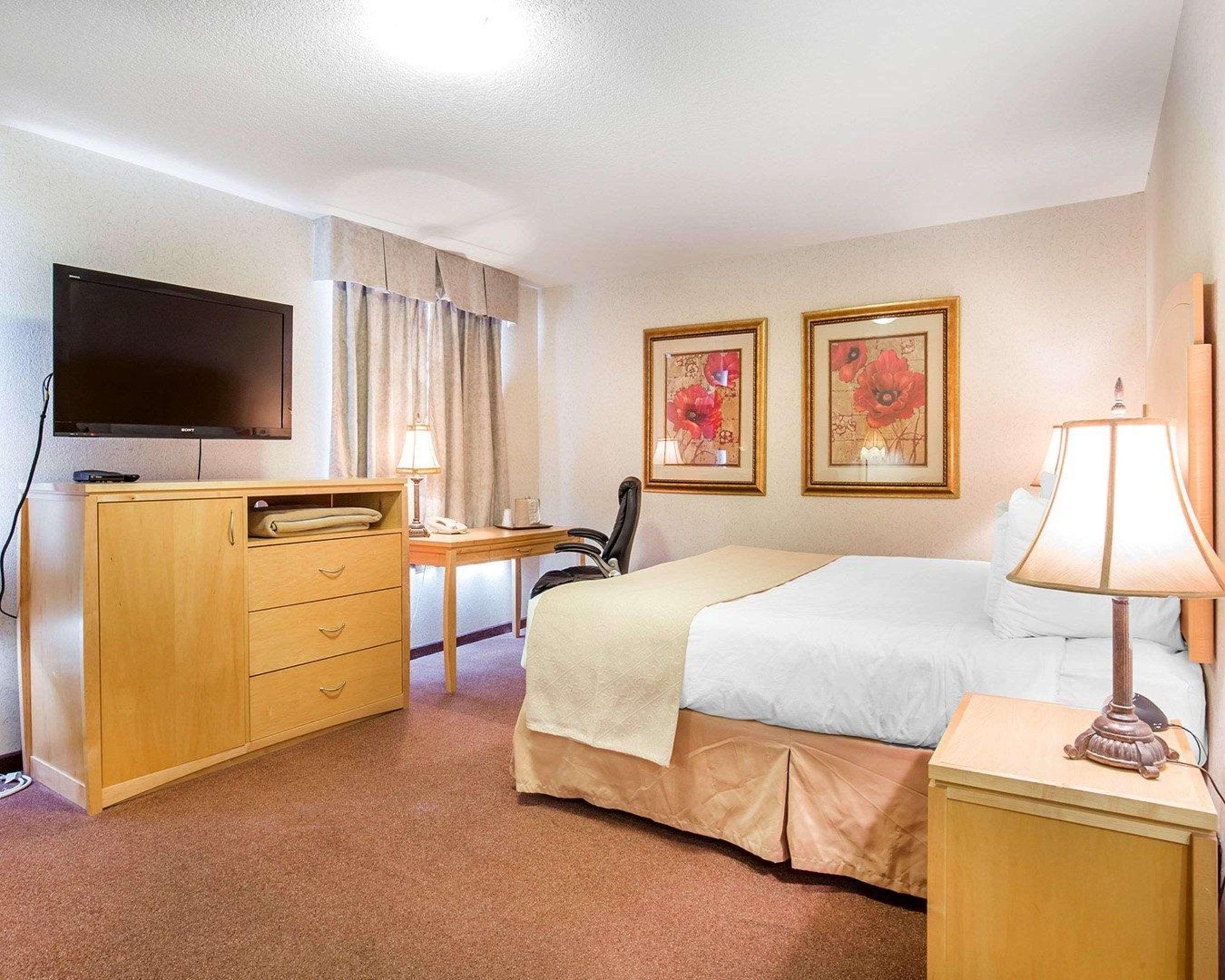 Quality Inn & Suites Летбридж Экстерьер фото