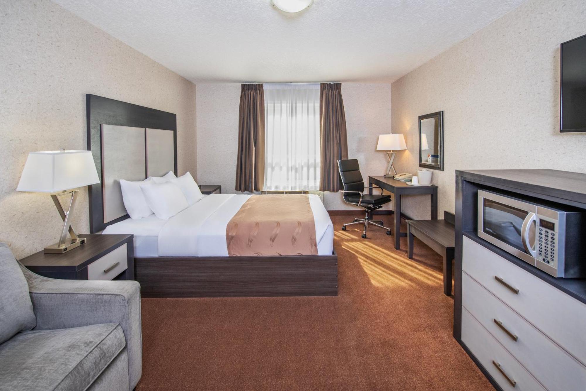 Quality Inn & Suites Летбридж Экстерьер фото
