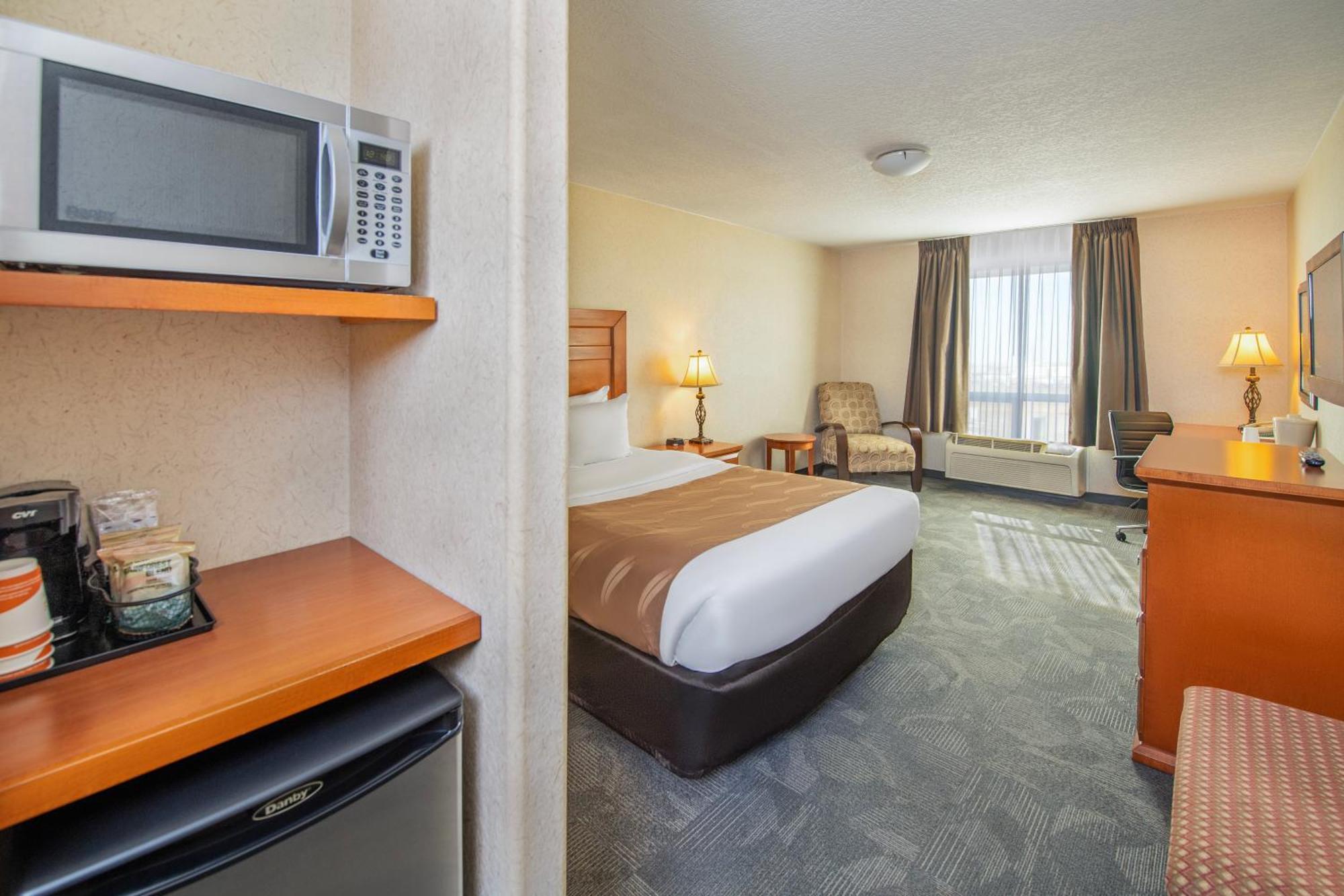 Quality Inn & Suites Летбридж Экстерьер фото