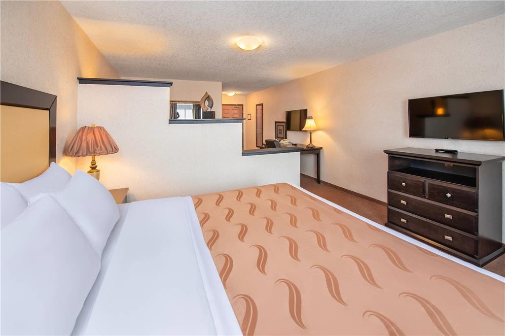 Quality Inn & Suites Летбридж Номер фото