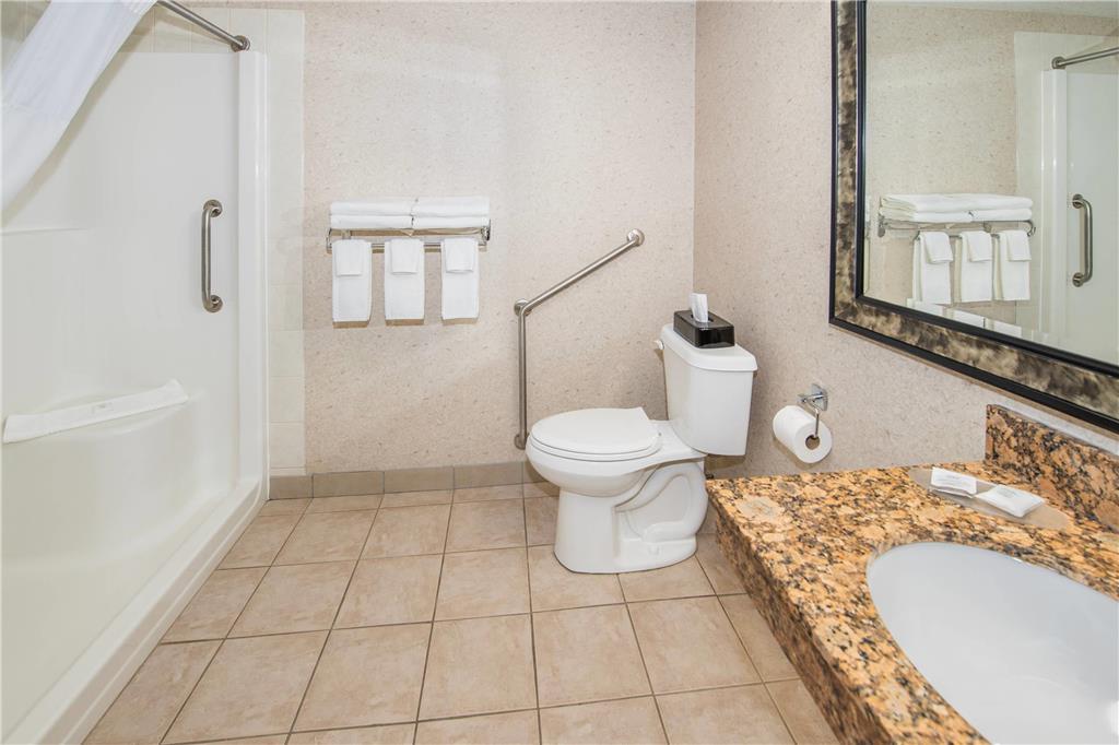 Quality Inn & Suites Летбридж Номер фото