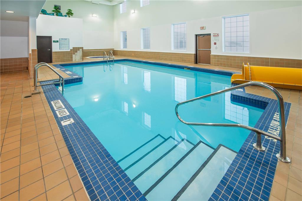 Quality Inn & Suites Летбридж Удобства фото