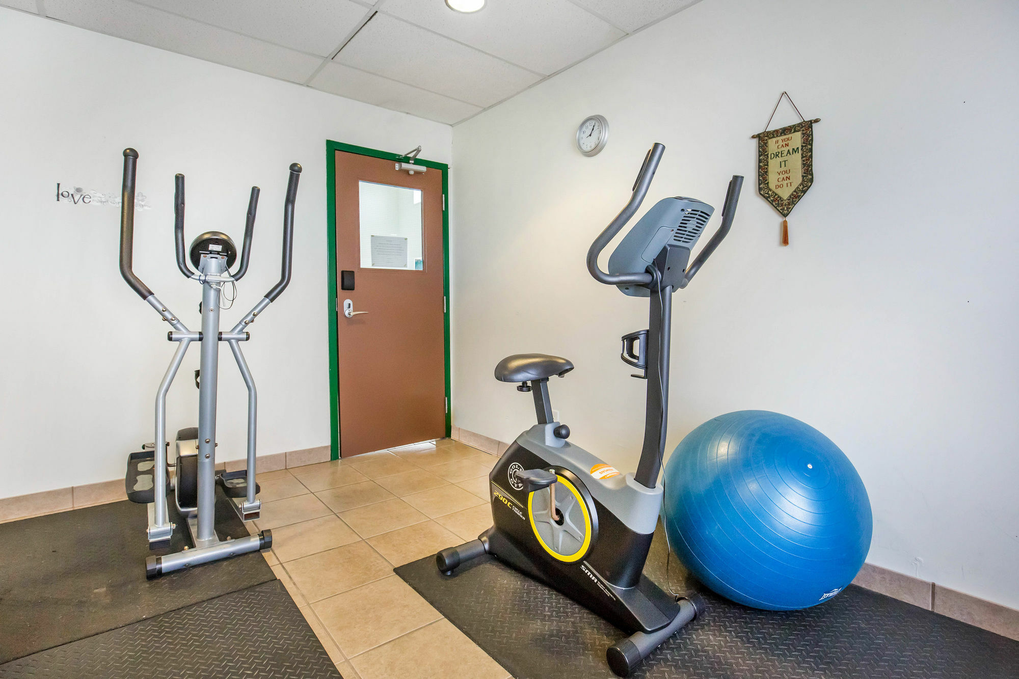 Quality Inn & Suites Летбридж Экстерьер фото