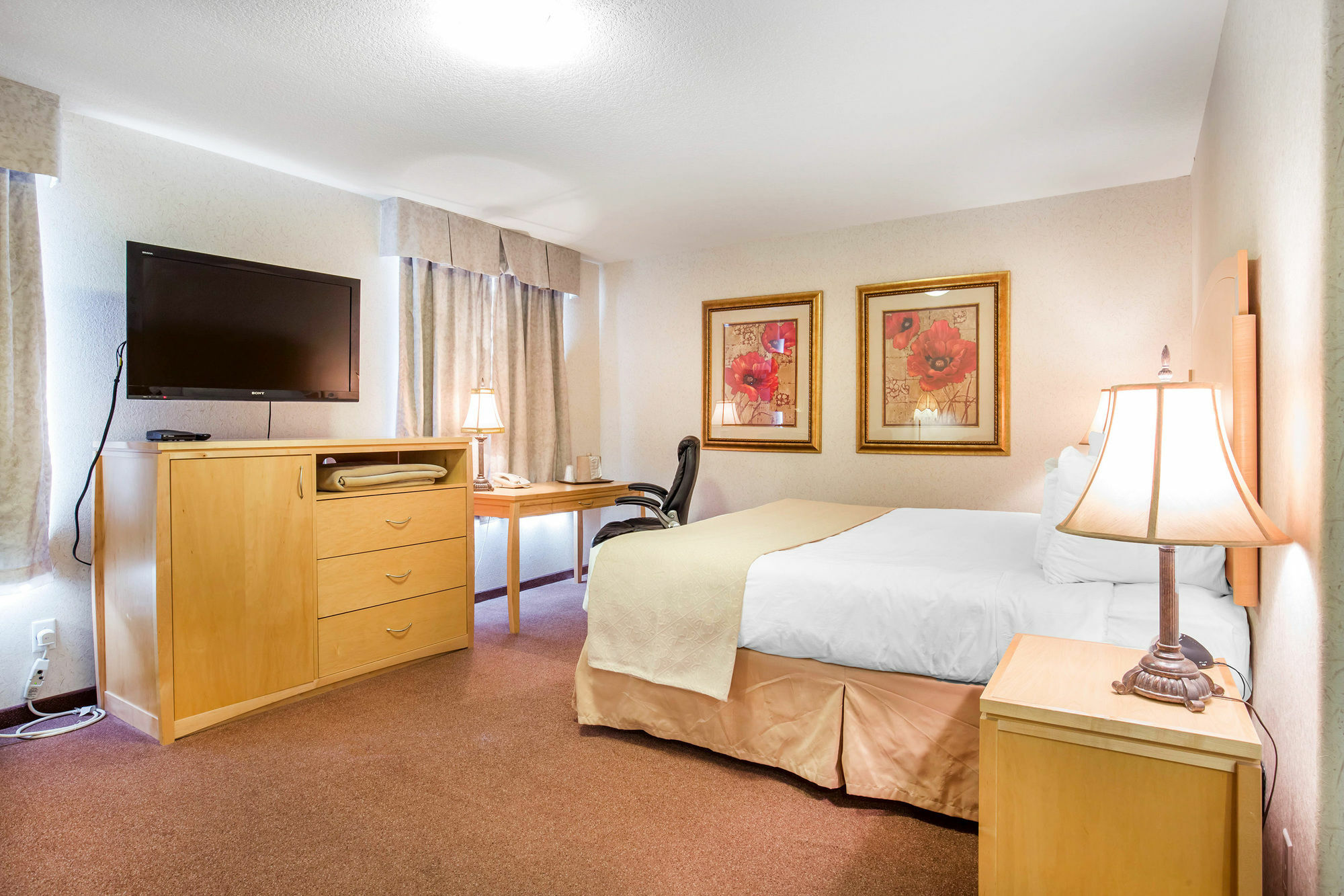 Quality Inn & Suites Летбридж Экстерьер фото