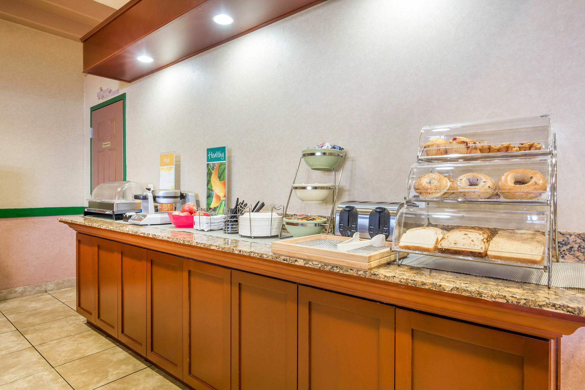 Quality Inn & Suites Летбридж Экстерьер фото